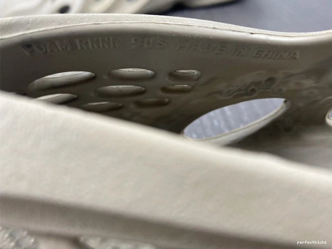 Stone Foam Yeezy RNNR Adidas GX4472 Sage 0802
